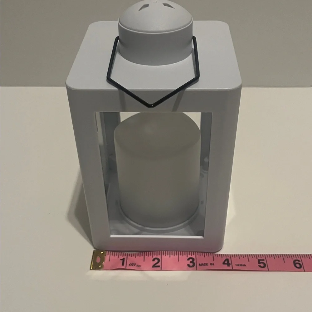 Decorative LED Flame-less Lantern with Remote